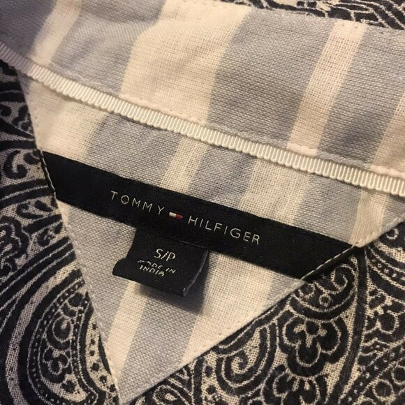 Tommy Hilfiger. Size S/P. Cotton long sleeve 1/2 button down shirt. Lt Wt. B22 - Picture 5 of 8